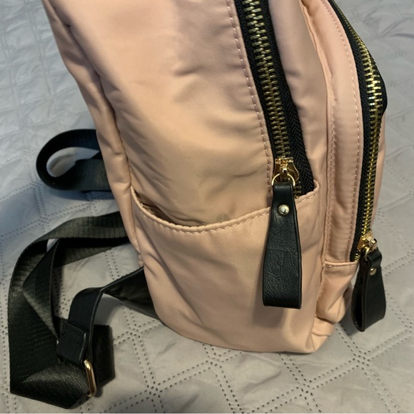 Pink backpack - Picture 2 of 4